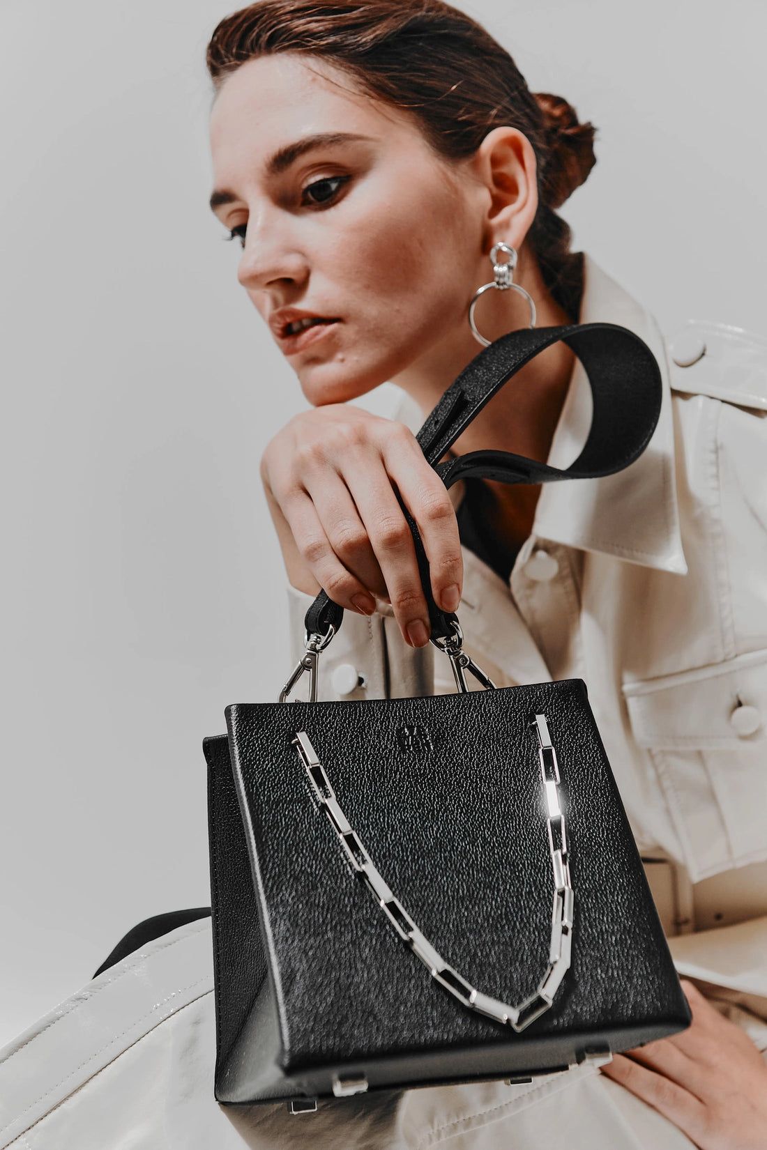 Cube Black Pebble