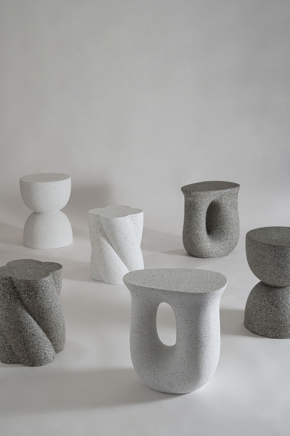 テラゾー柄 Hourglass サイドテーブル