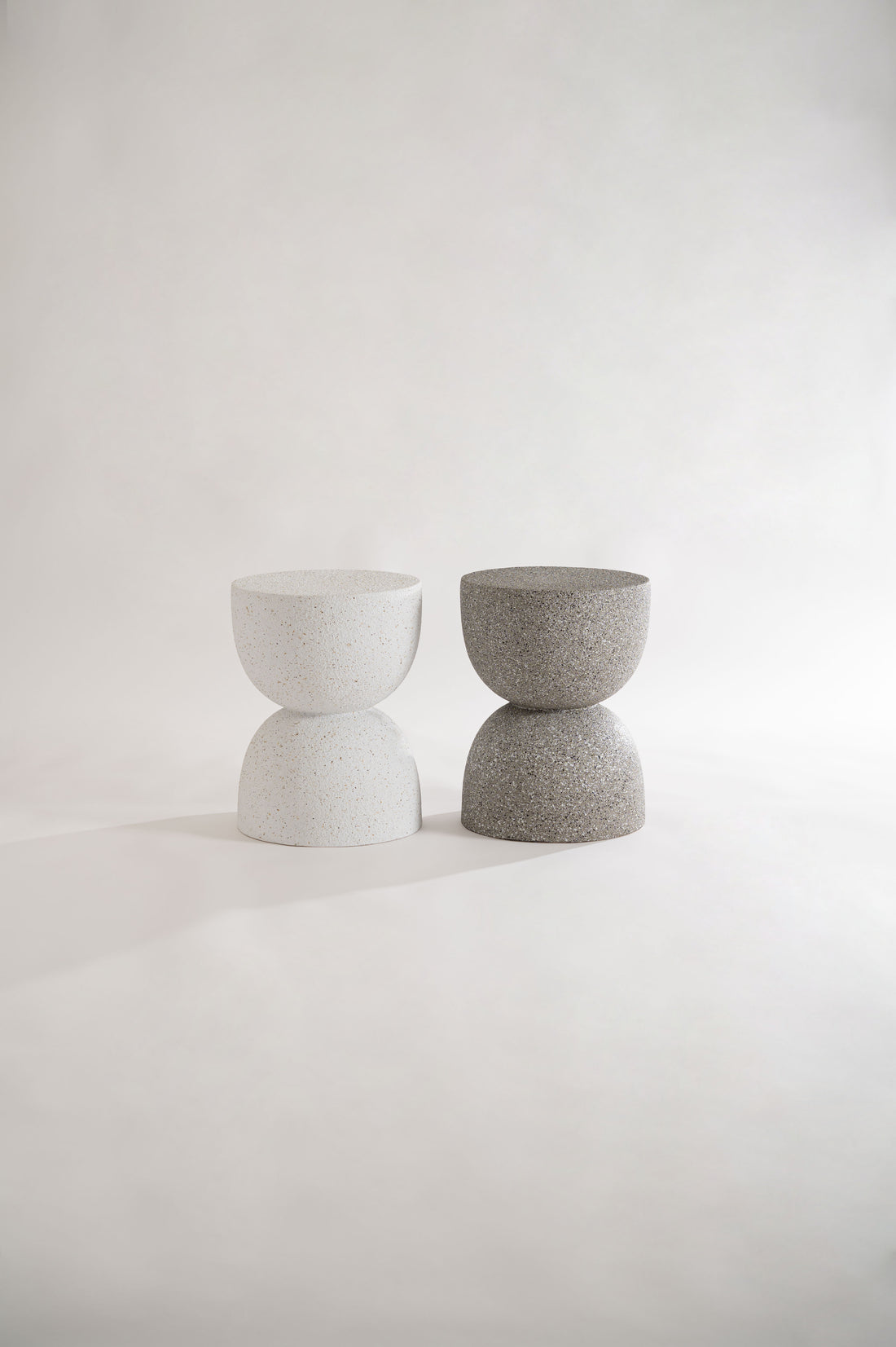 テラゾー柄 Hourglass サイドテーブル