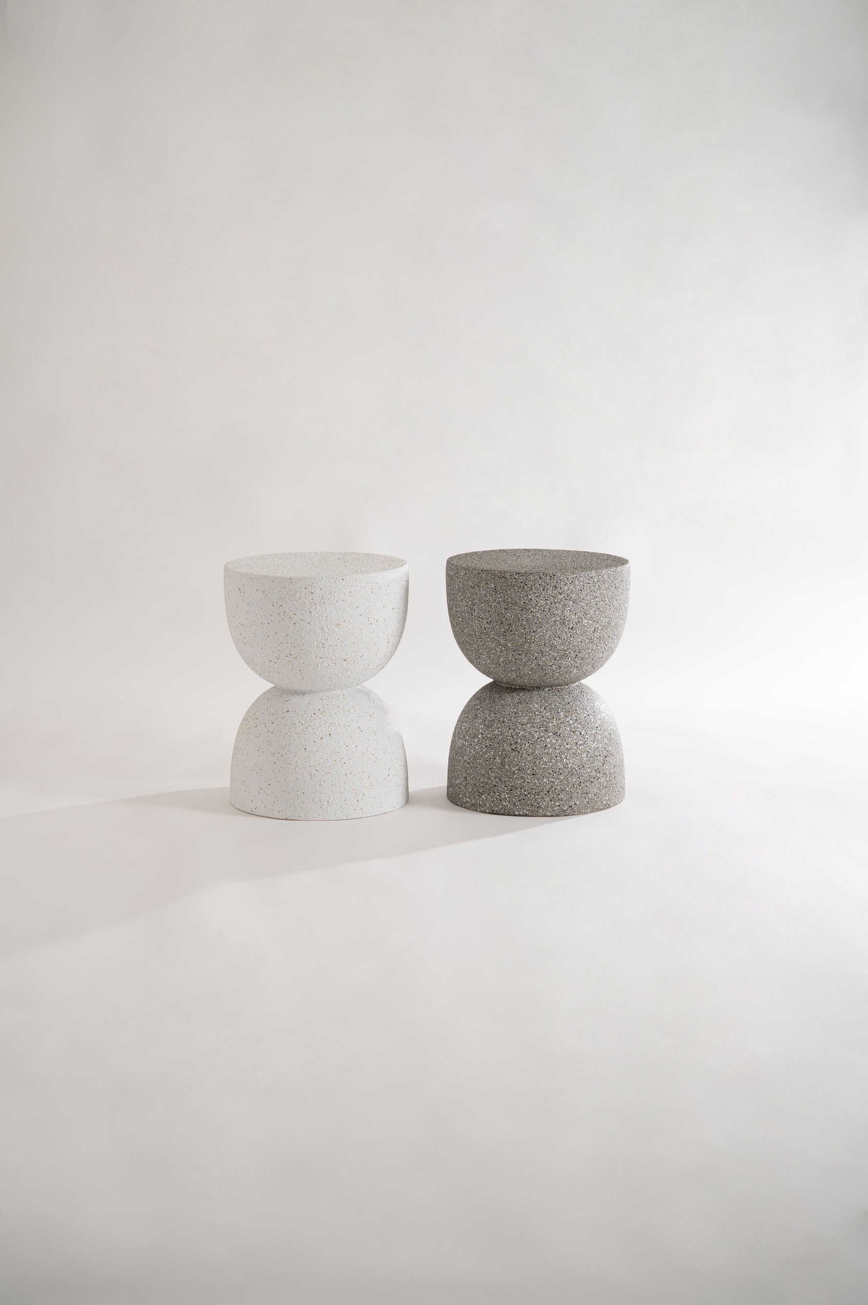 テラゾー柄 Hourglass サイドテーブル