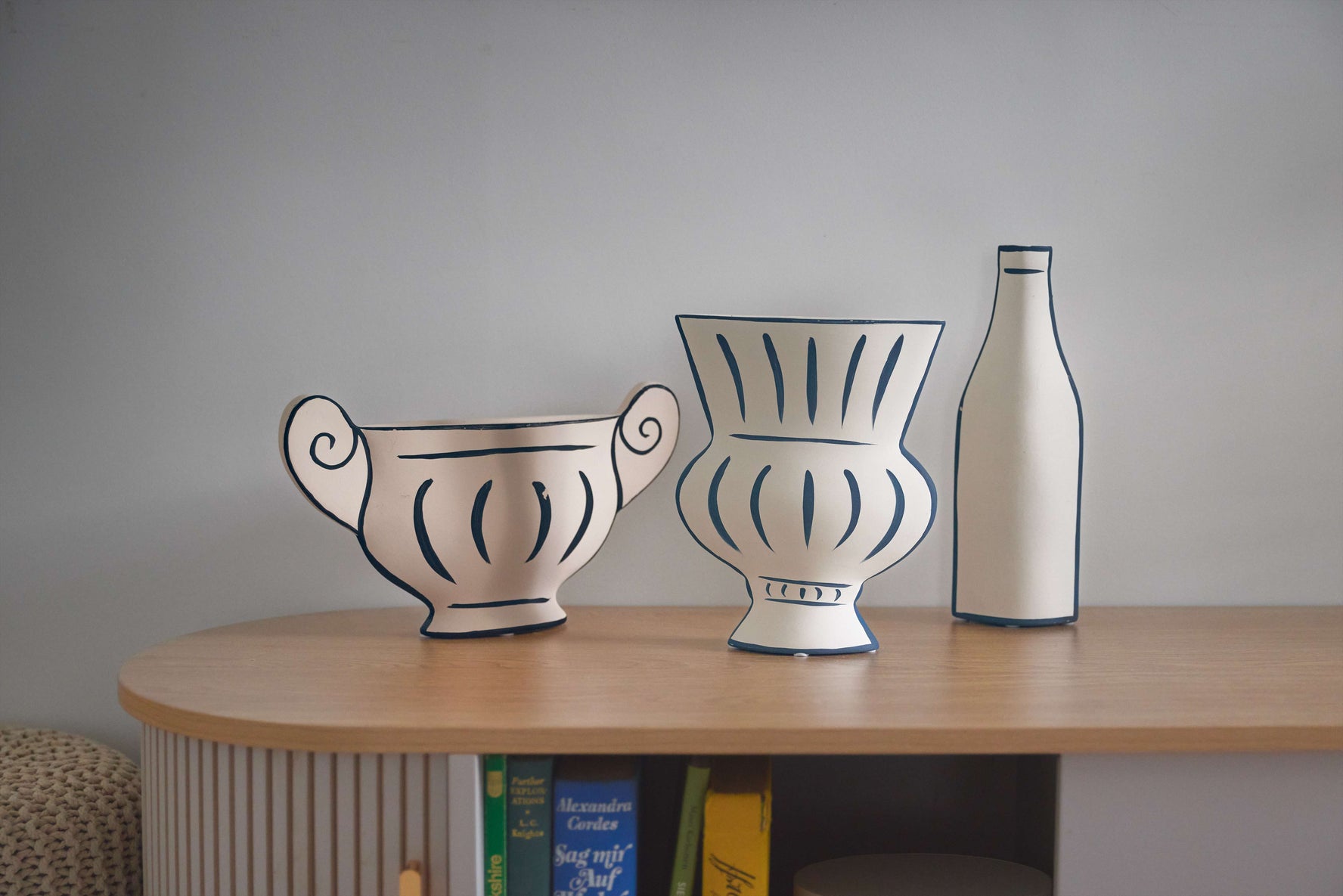 平面的なデザインが目を引くフラワーベース｜LINER（デザインB）