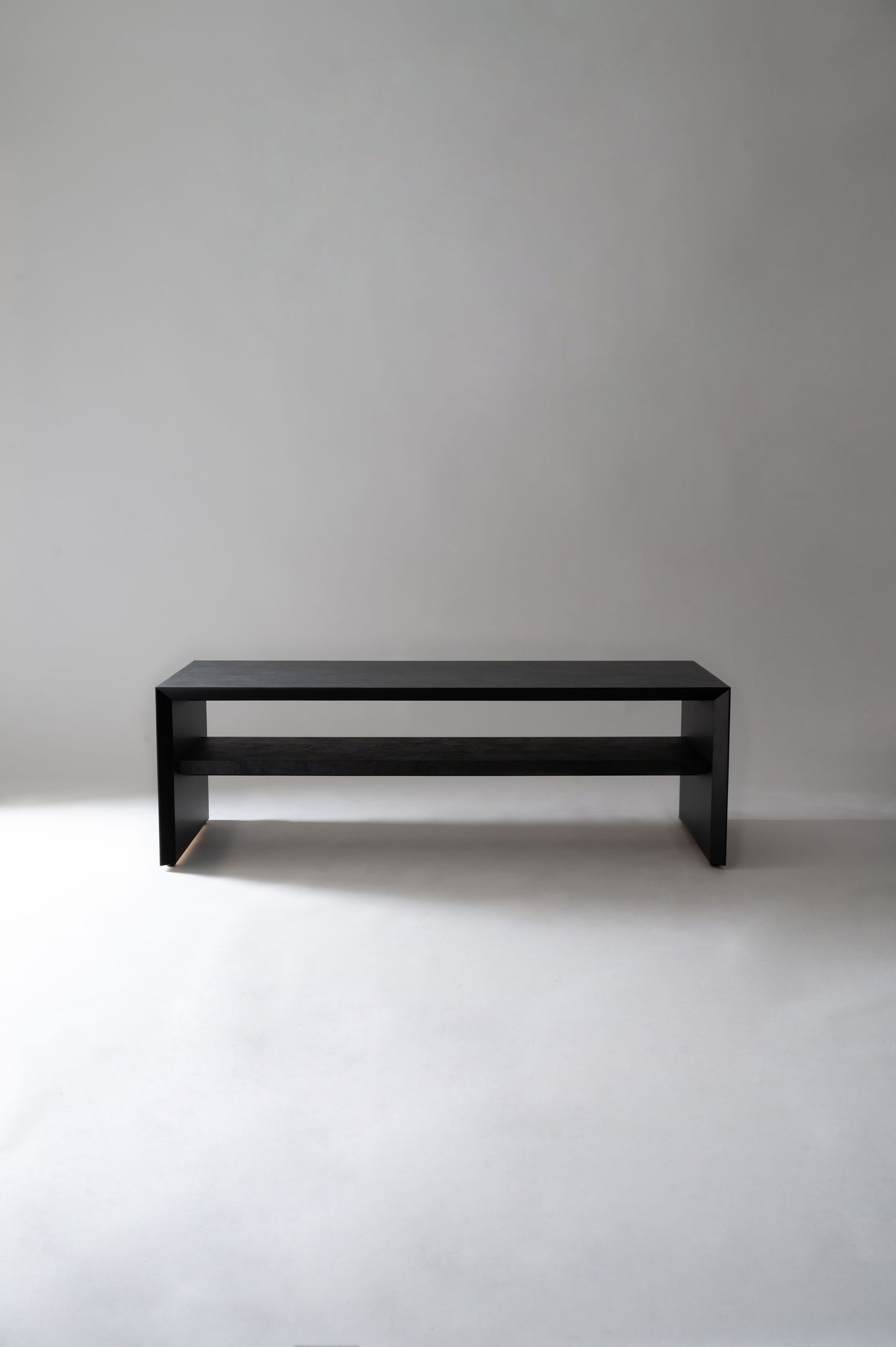 木目が美しいローテーブル ALCHEMILLA｜form