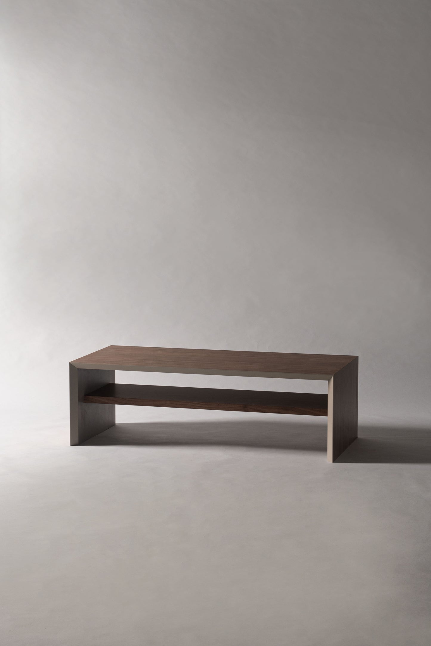 木目が美しいローテーブル ALCHEMILLA｜form