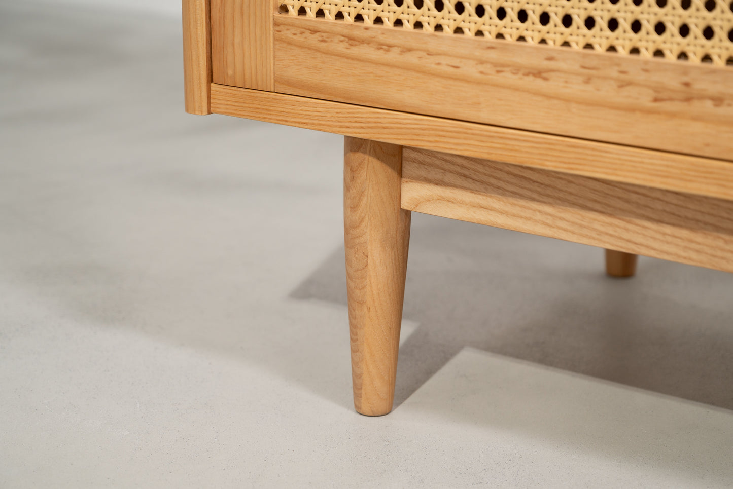 ラタン扉の木製キャビネット GAMOT 幅100cm｜form