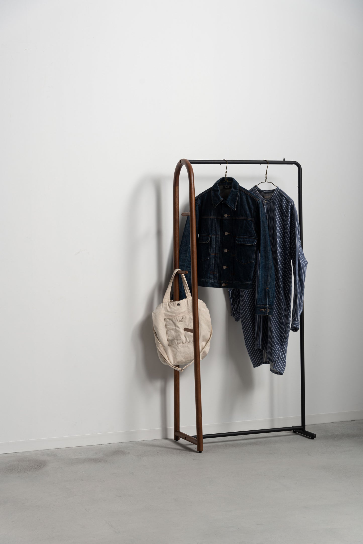 天然木×スチールが美しい、魅せるハンガーラック　SAMARTHA｜form