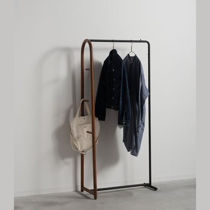 天然木×スチールが美しい、魅せるハンガーラック　SAMARTHA｜form