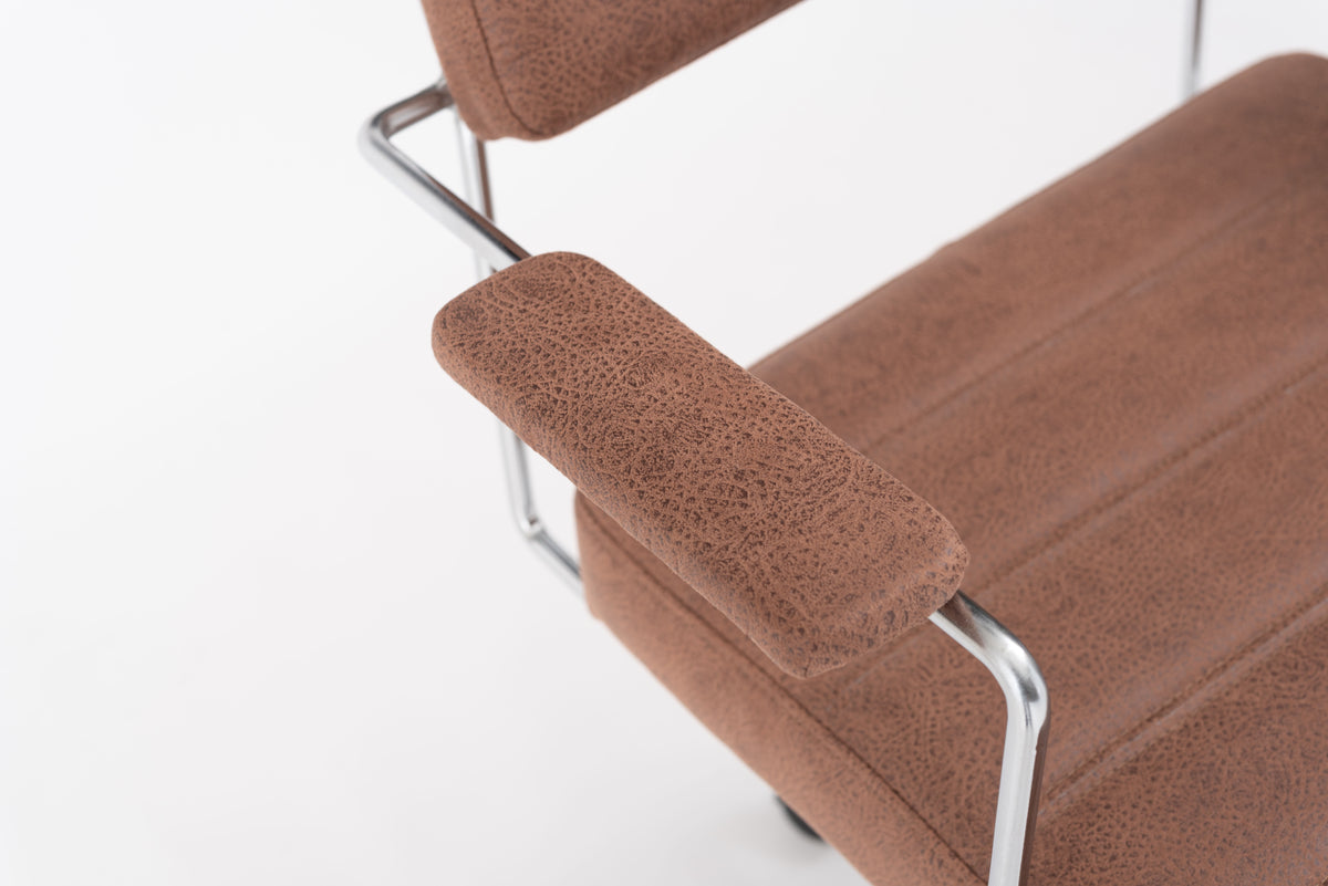 ステッチが映える昇降式デスクチェア｜BORAGO
