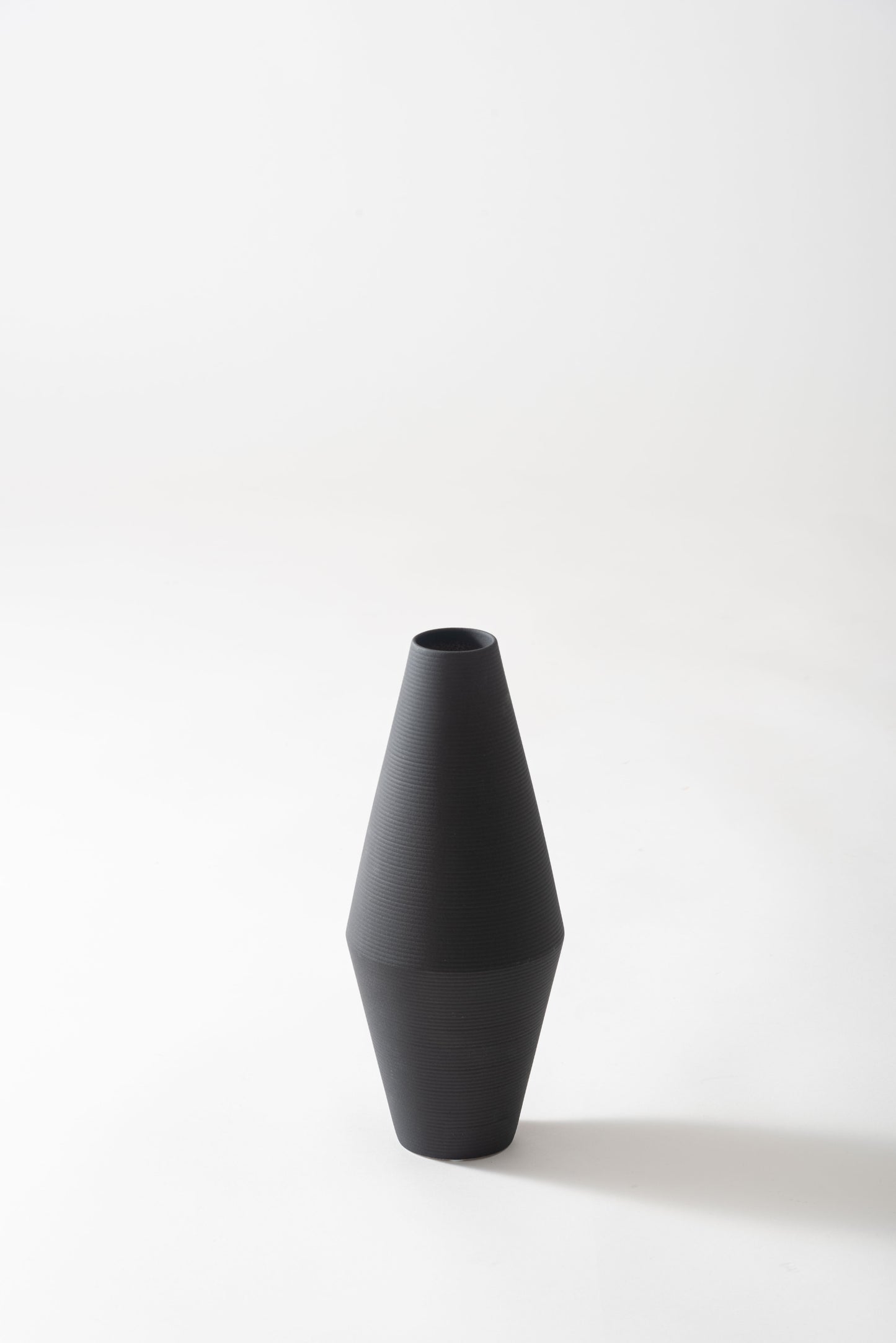 幾何学フォルムの フラワーベース F9-411｜form