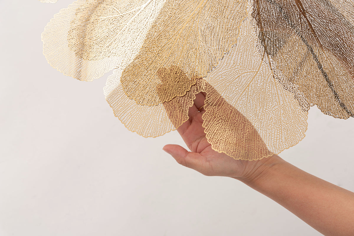 繊細なリーフのシェードが美しいペンダントライト ｜FOLIA