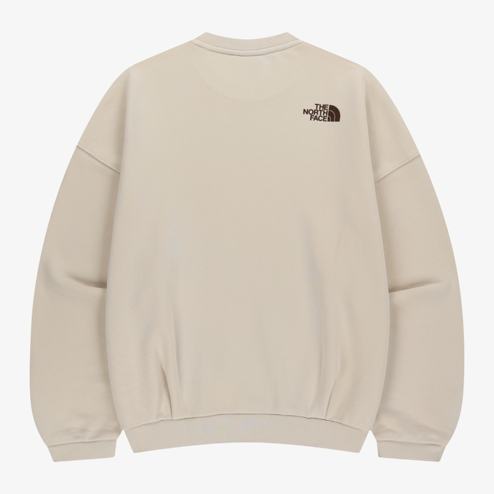 ユニセックスで着れる｜ベーシックなロゴスウェットシャツ