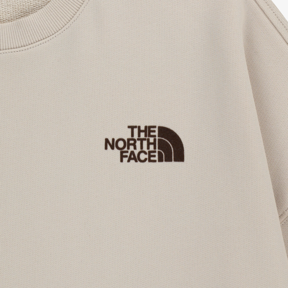 ユニセックスで着れる｜ベーシックなロゴスウェットシャツ