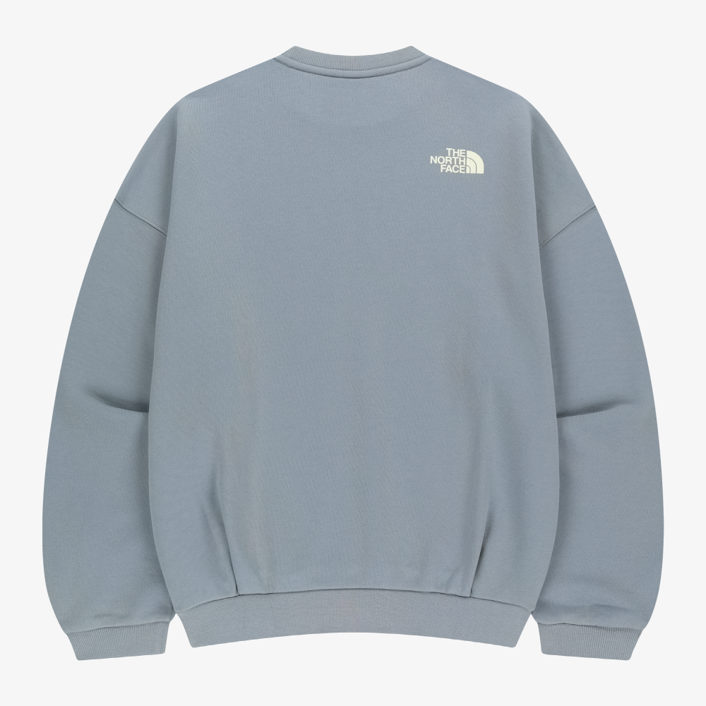 ユニセックスで着れる｜ベーシックなロゴスウェットシャツ