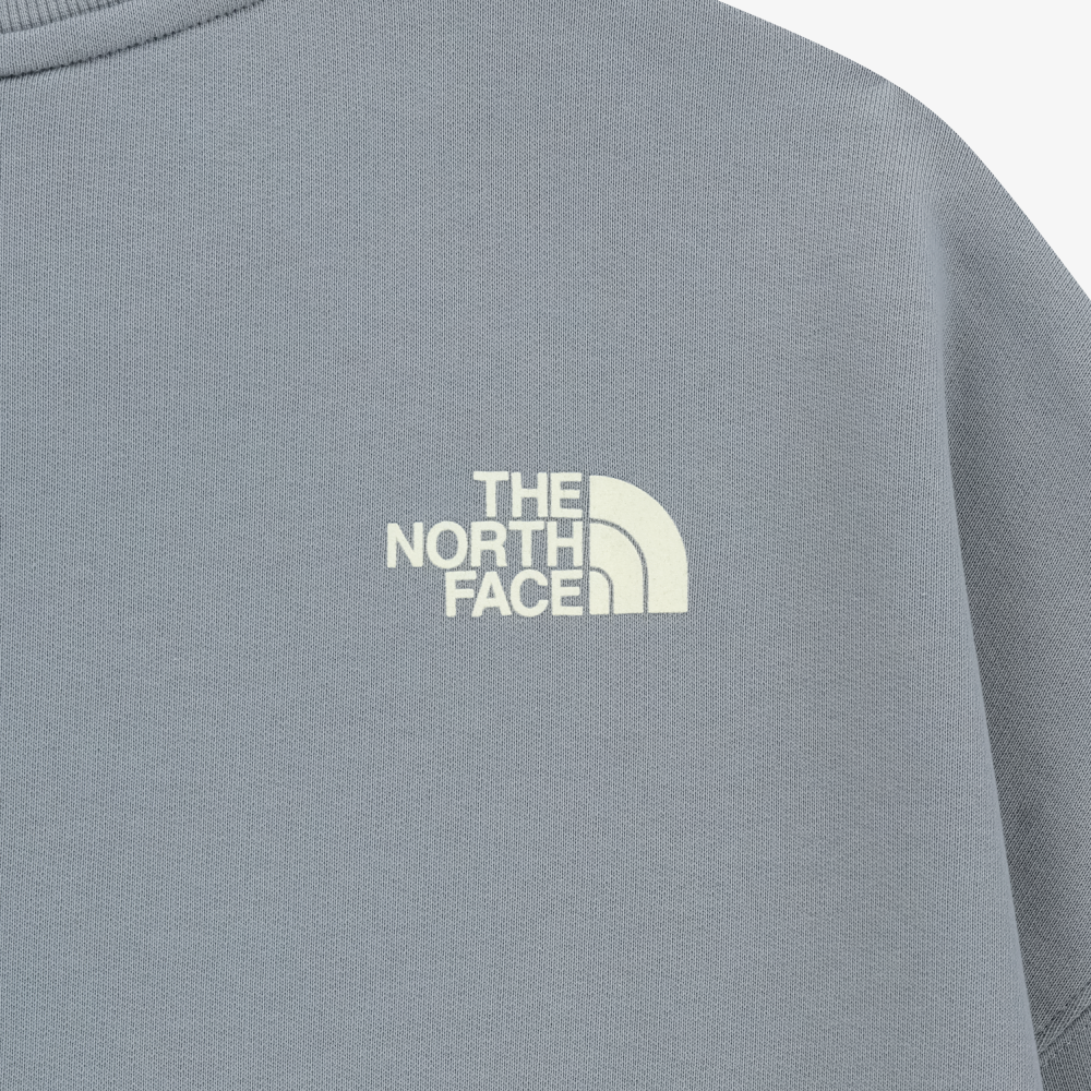 ユニセックスで着れる｜ベーシックなロゴスウェットシャツ