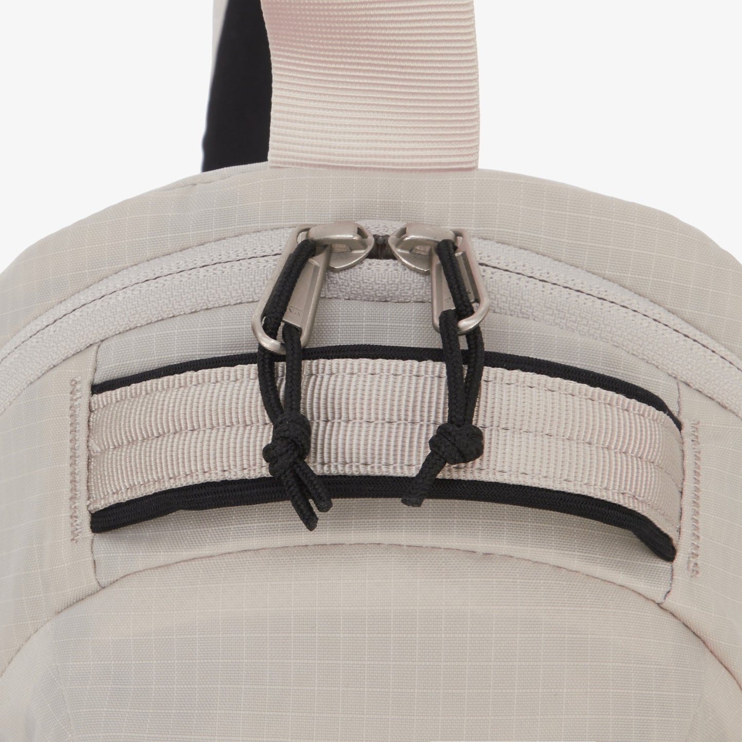 BOREALISスリングバッグ